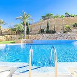Skyline 14 Large And Sunny All-Day Balcony With Stunning Sea Views