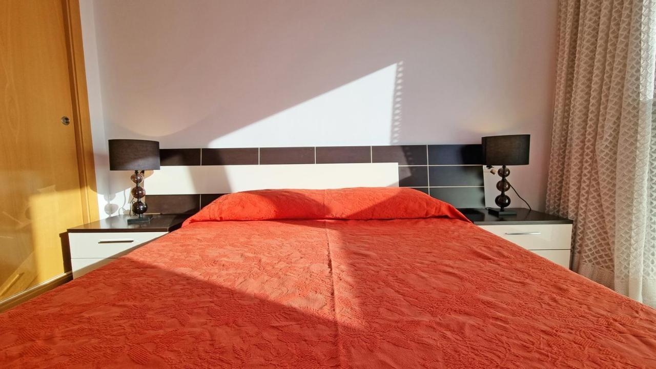Skyline 14 Large And Sunny All-day Balcony With Stunning Sea Views *